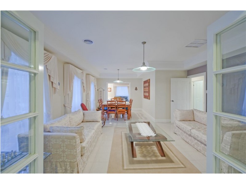 1 Winchester Crescent, Golden Grove SA 5125