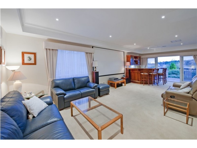 1 Winchester Crescent, Golden Grove SA 5125