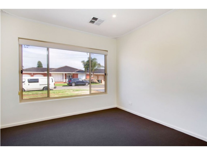 13 McNeilly Crescent, Seaton SA 5023