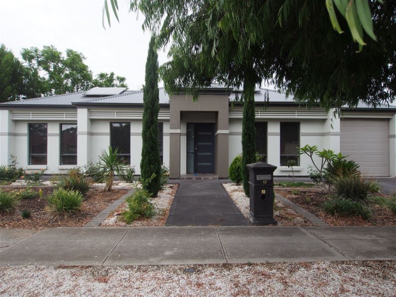 17 Fawnbrake Crescent, West Beach SA 5024