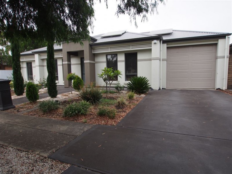 17 Fawnbrake Crescent, West Beach SA 5024
