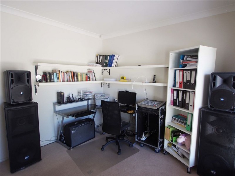 17 Fawnbrake Crescent, West Beach SA 5024