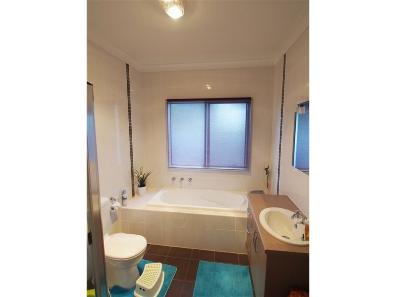 17 Fawnbrake Crescent, West Beach SA 5024