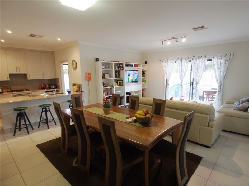 17 Fawnbrake Crescent, West Beach SA 5024