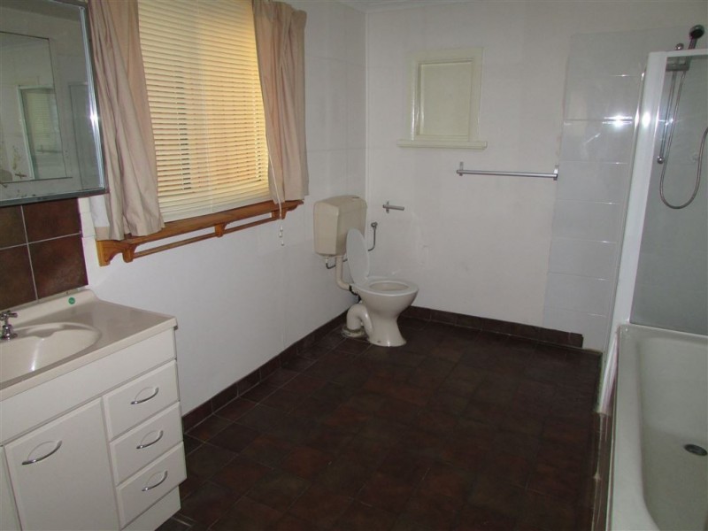 12 Milton Avenue, Clearview SA 5085