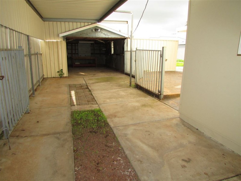 12 Milton Avenue, Clearview SA 5085