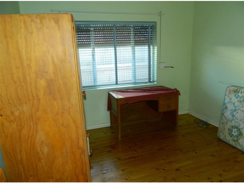 22 Fourth Street, Wingfield SA 5013