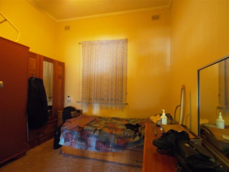 17 Findon Road, Woodville South SA 5011