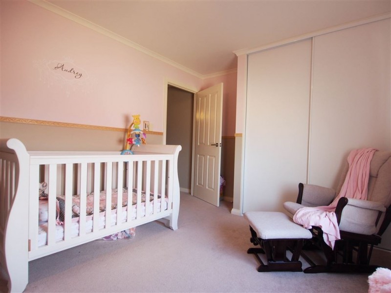 55 Fleming Crescent, Mansfield Park SA 5012