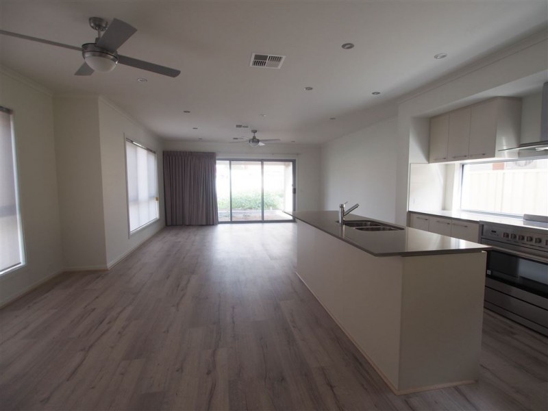 32 Mitchell Street East, Seaton SA 5023