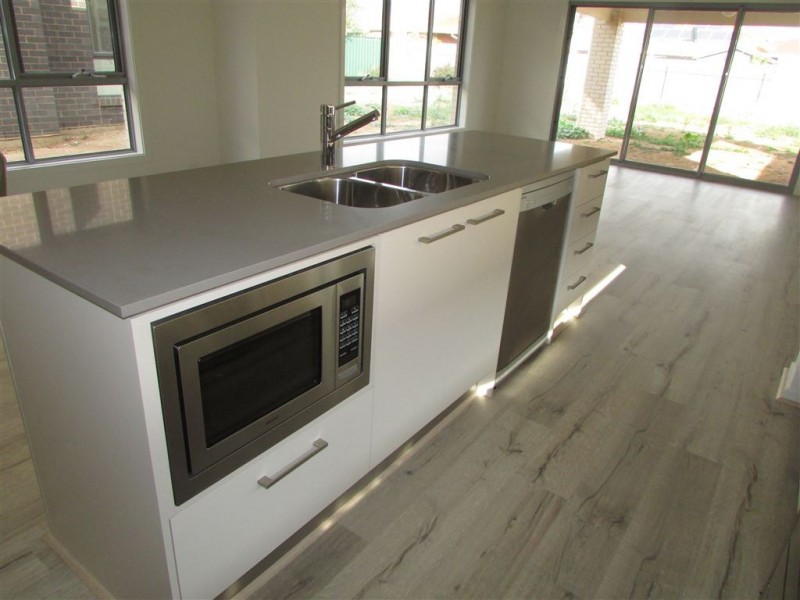 32 Mitchell Street East, Seaton SA 5023