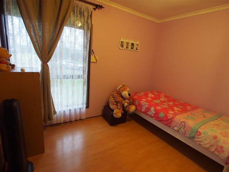 19 Barton Drive, Trott Park SA 5158