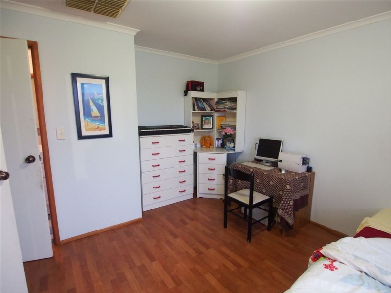 19 Barton Drive, Trott Park SA 5158