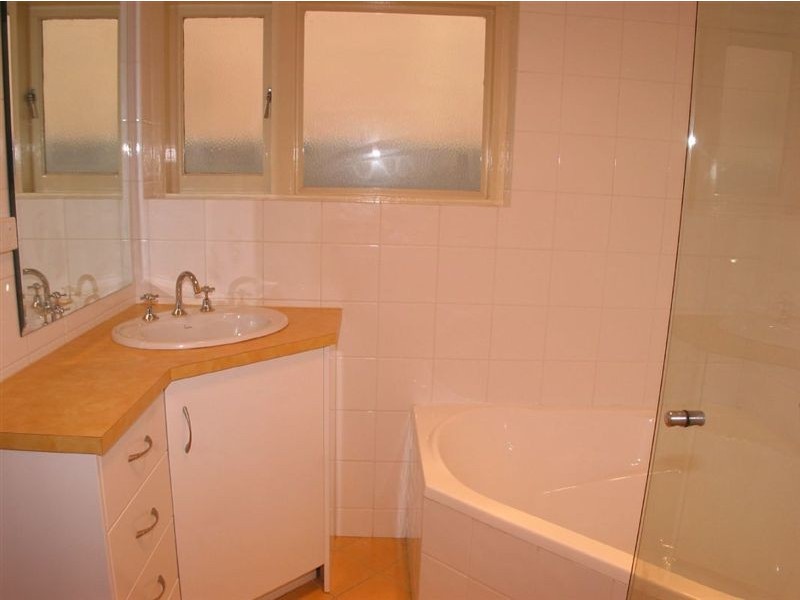 11 Agnes Street, Seaton SA 5023