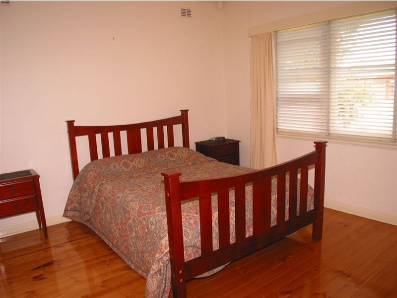 11 Agnes Street, Seaton SA 5023