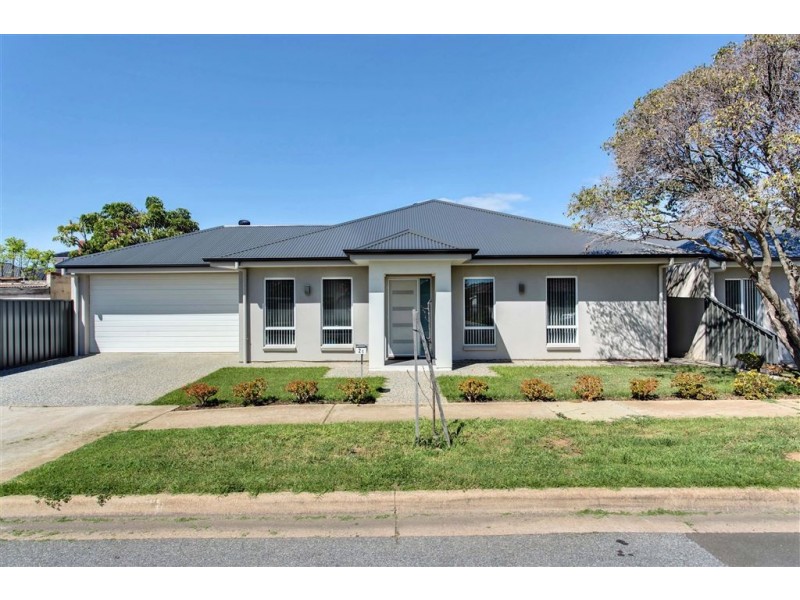 2c Broadford Crescent, Findon SA 5023