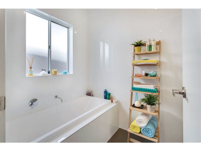 2c Broadford Crescent, Findon SA 5023