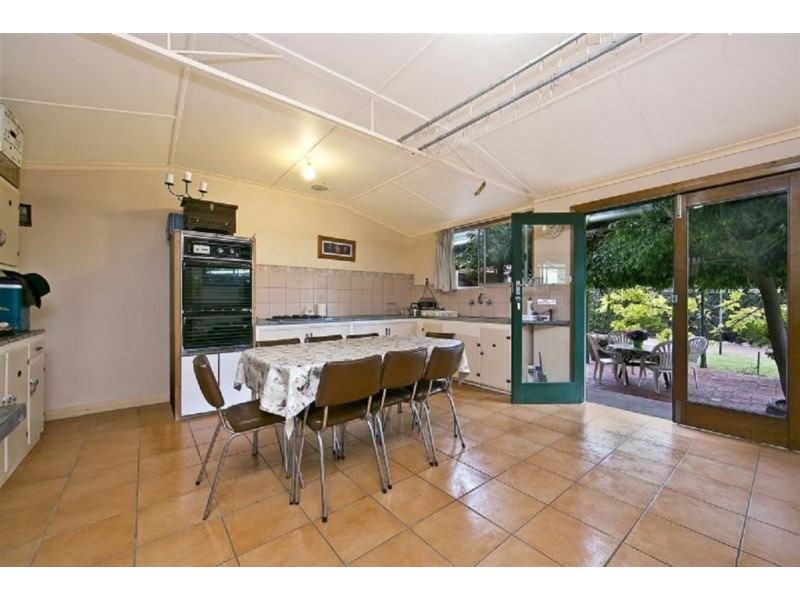 4 Seville Ave, Gulfview Heights SA 5096