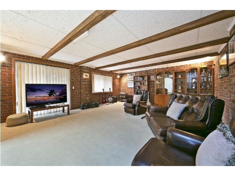 4 Seville Ave, Gulfview Heights SA 5096