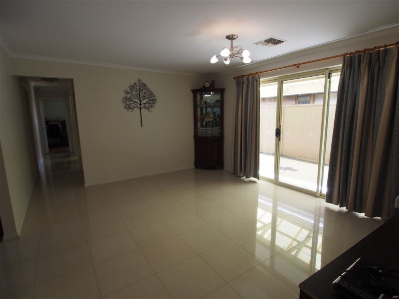 24 Essex Street, Mansfield Park SA 5012