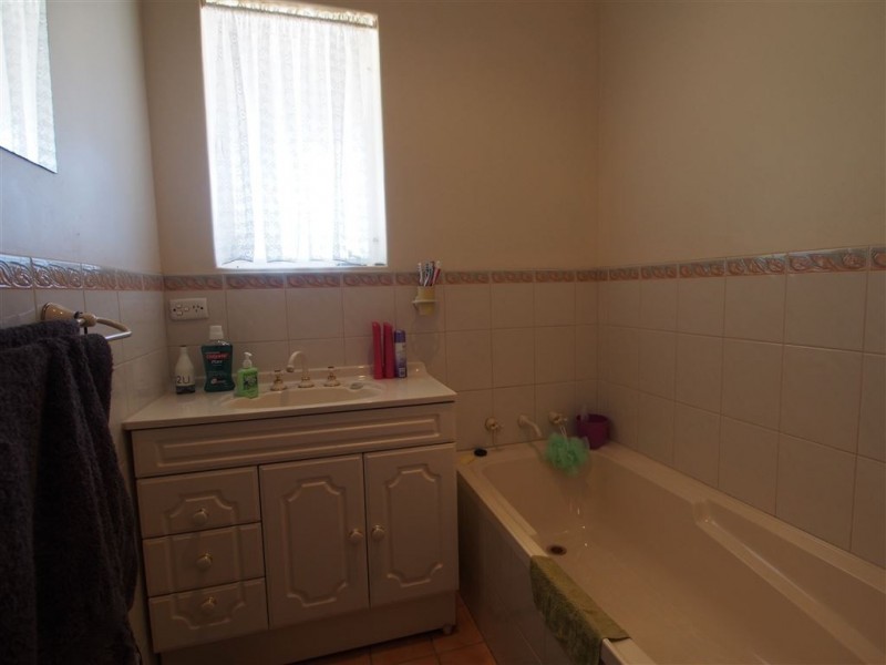 20 Sunnyview Crescent, Ridgehaven SA 5097