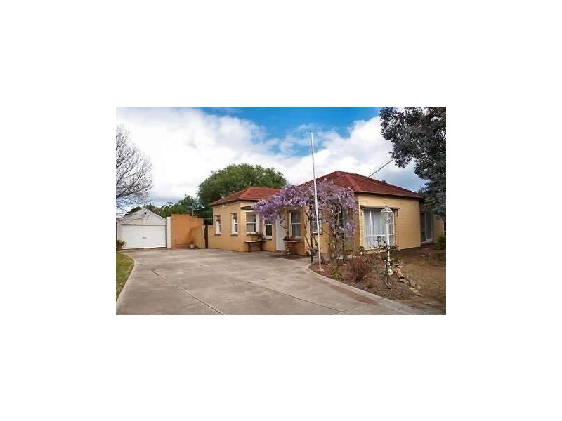 8 Third Avenue, Seaton SA 5023