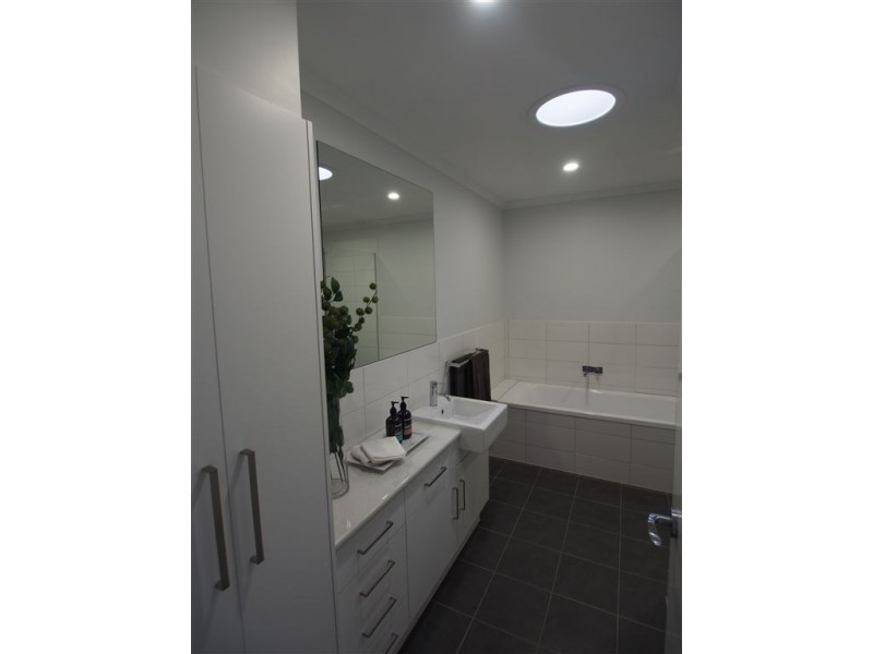 2 Yellow Gum Avenue, Athol Park SA 5012