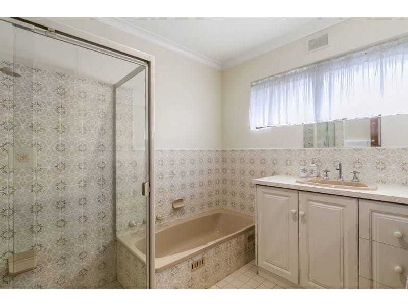 63 Warri Parri Drive, Flagstaff Hill SA 5159