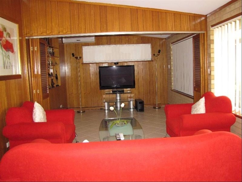 2 Crossley Avenue, Croydon Park SA 5008