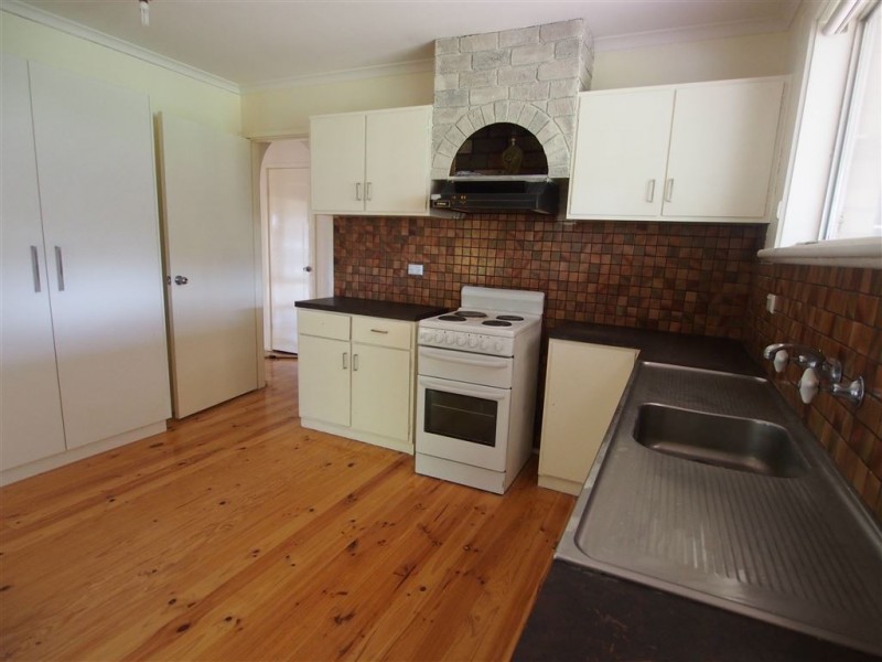 14 Valda Road, Para Hills SA 5096