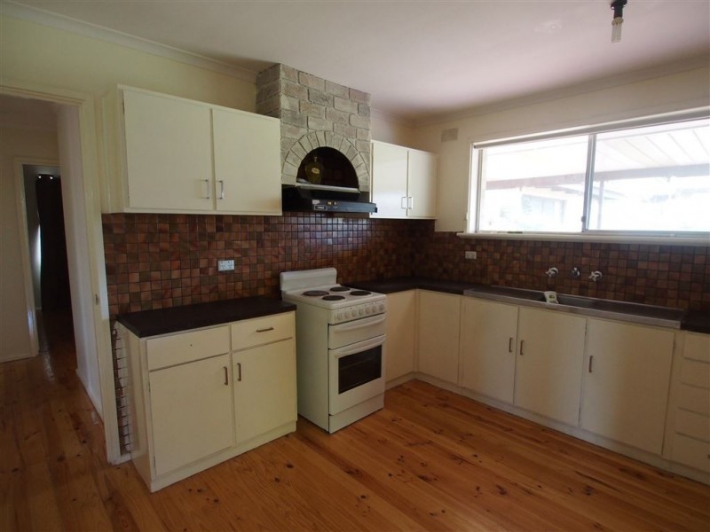 14 Valda Road, Para Hills SA 5096