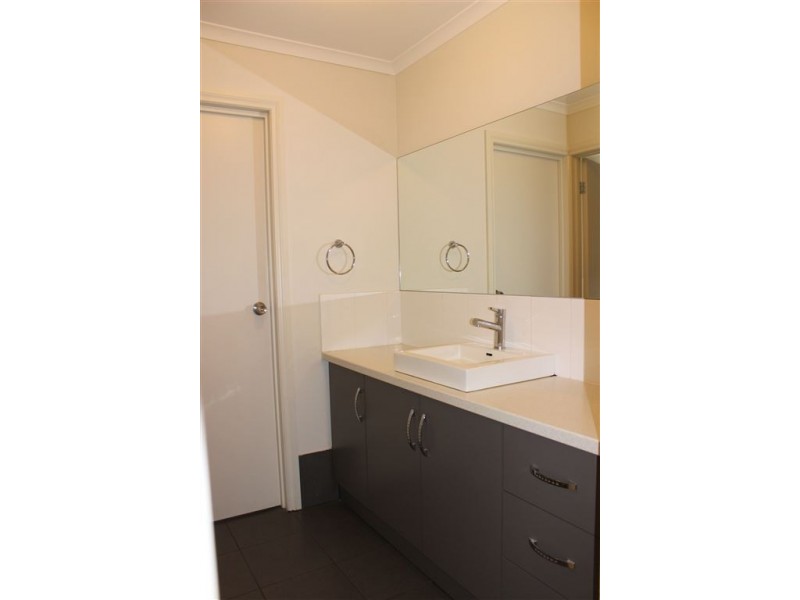 25 Riesling Crescent, Andrews Farm SA 5114