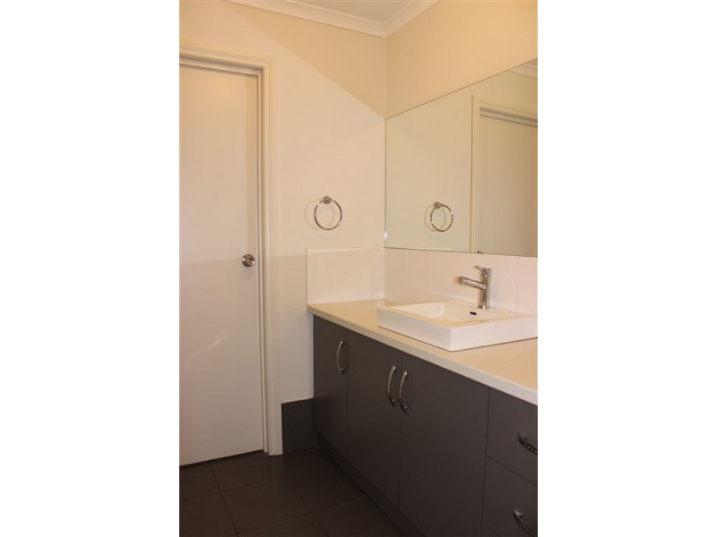 25 Riesling Crescent, Andrews Farm SA 5114