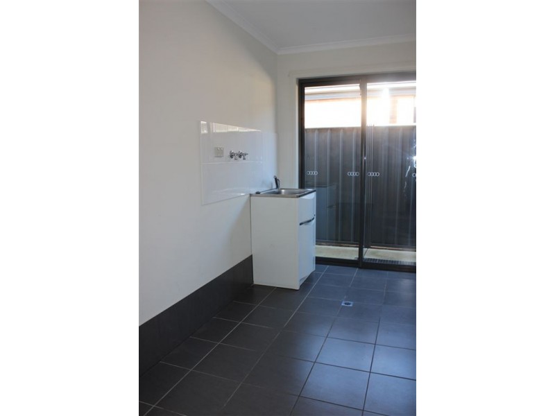 25 Riesling Crescent, Andrews Farm SA 5114