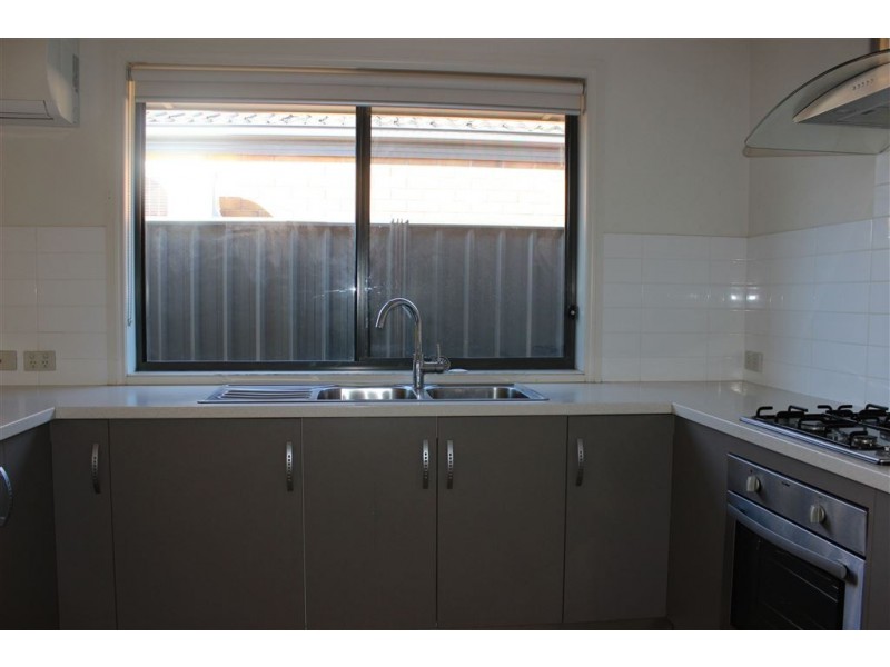 25 Riesling Crescent, Andrews Farm SA 5114