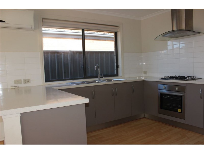 25 Riesling Crescent, Andrews Farm SA 5114