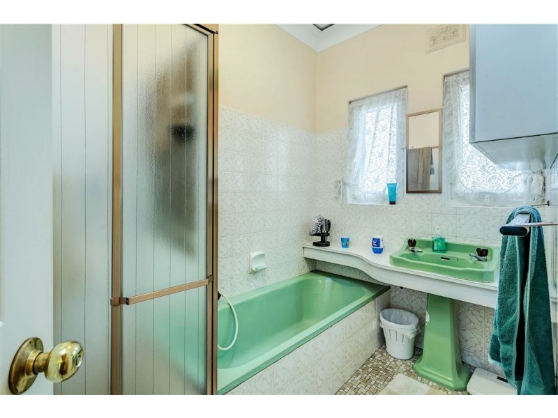 50 Third Avenue, Woodville Gardens SA 5012