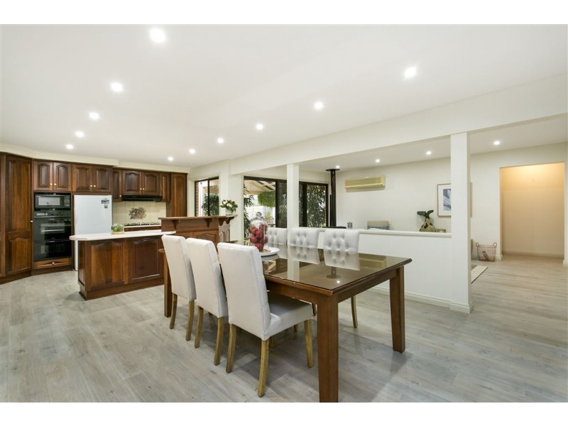 6 Settlers Drive, West Lakes SA 5021