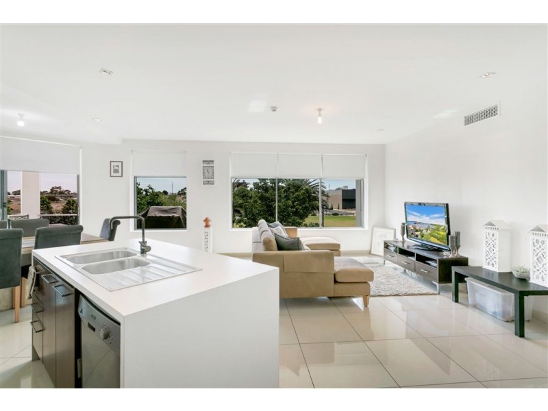 16/1 Burt Avenue, Findon SA 5023