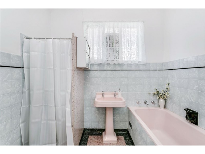 82 Maple Avenue, Royal Park SA 5014