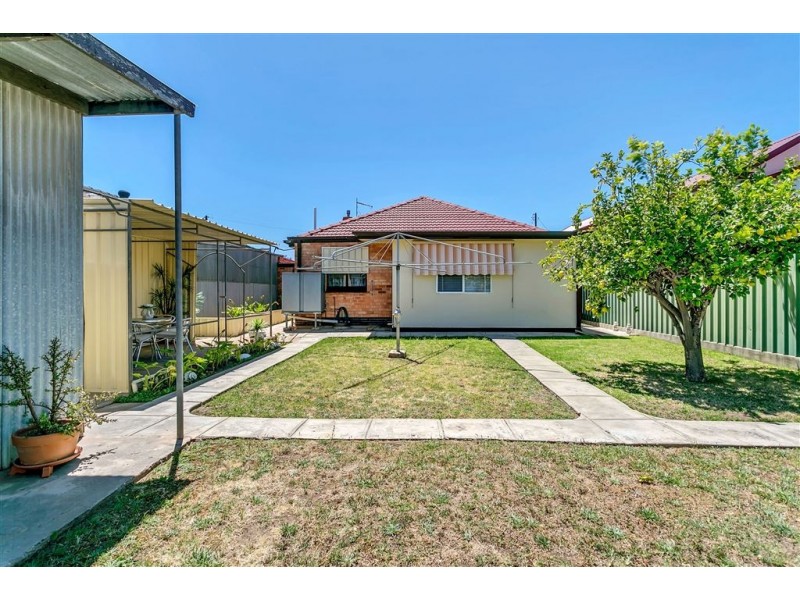 82 Maple Avenue, Royal Park SA 5014