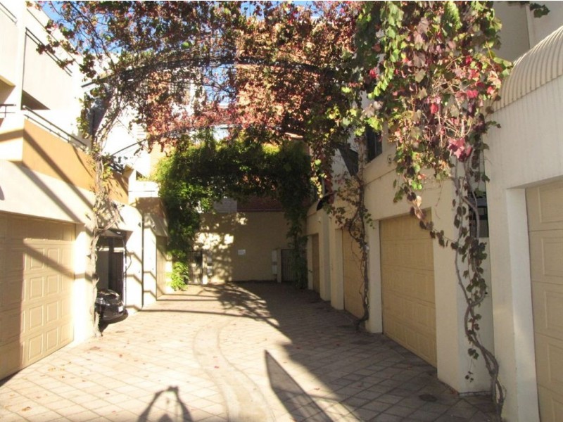 5 Oliver Court, Adelaide SA 5000