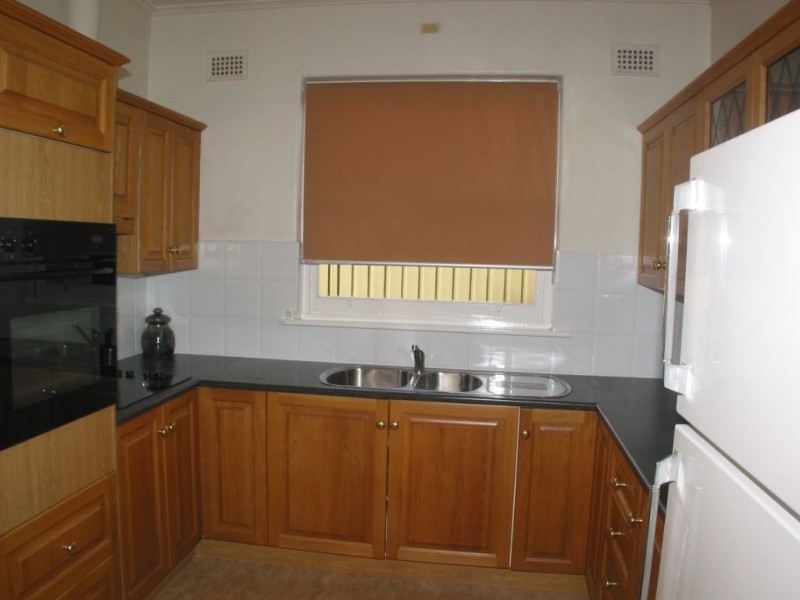 11 Wharfe Street, Woodville South SA 5011