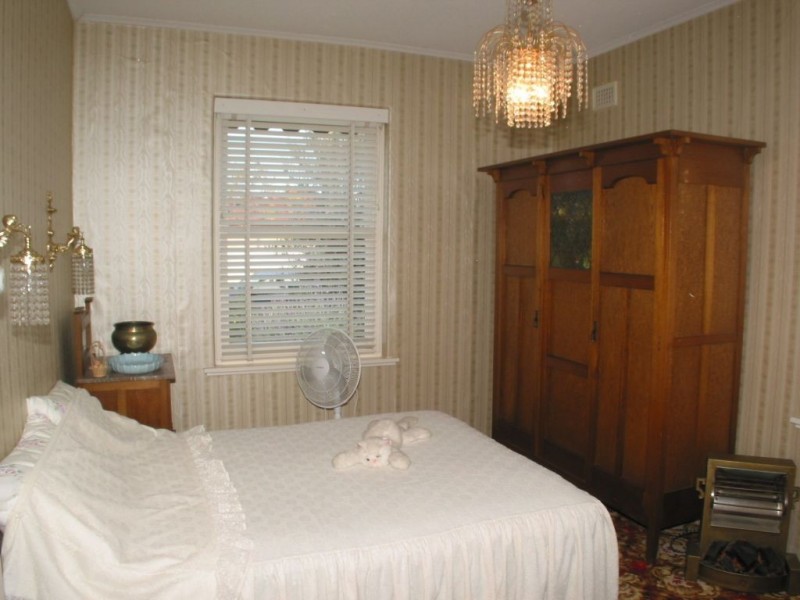 11 Wharfe Street, Woodville South SA 5011