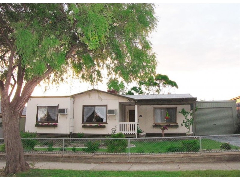 18 Milbank Ave, Gilles Plains SA 5086