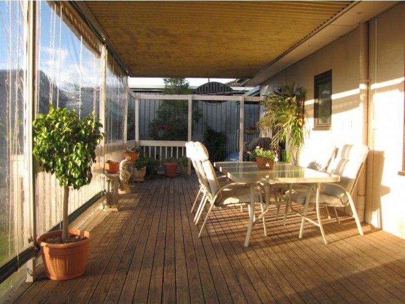 18 Milbank Ave, Gilles Plains SA 5086