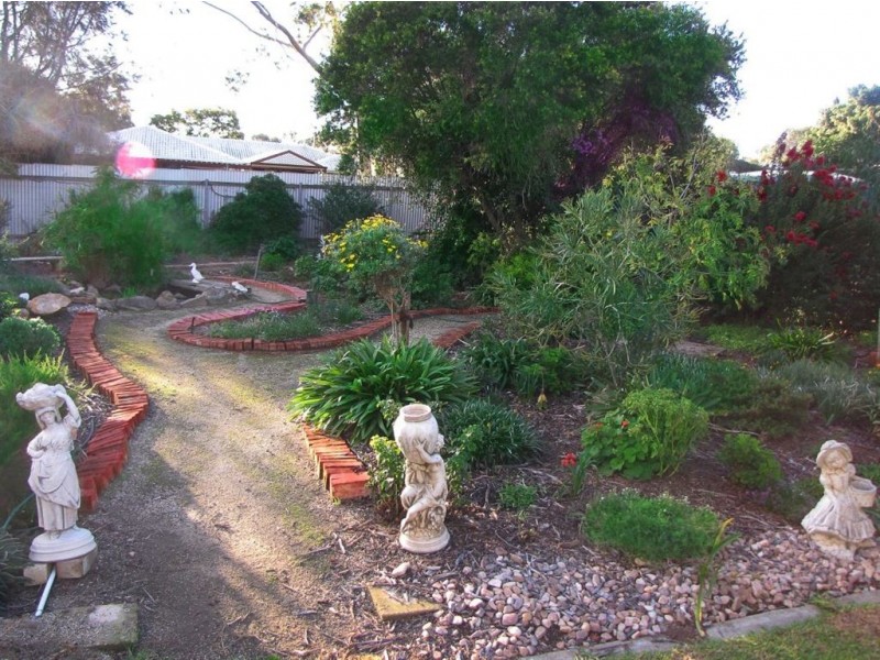 18 Milbank Ave, Gilles Plains SA 5086