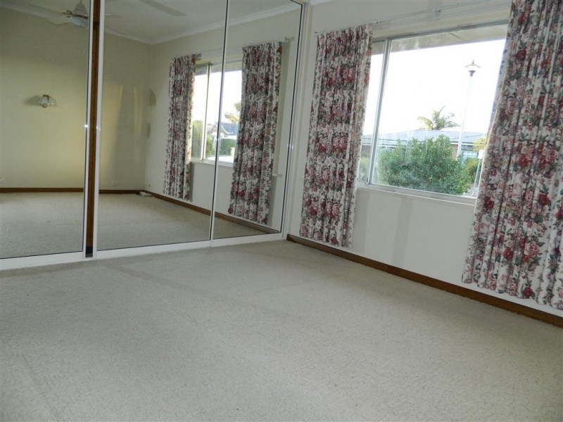 4 Classic Court, West Lakes Shore SA 5020