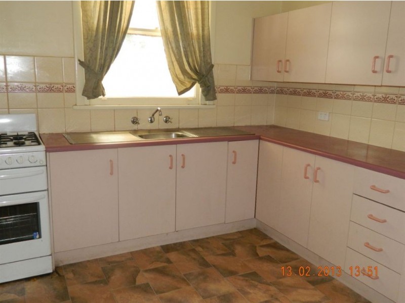 16 Fourth Avenue, Woodville Gardens SA 5012