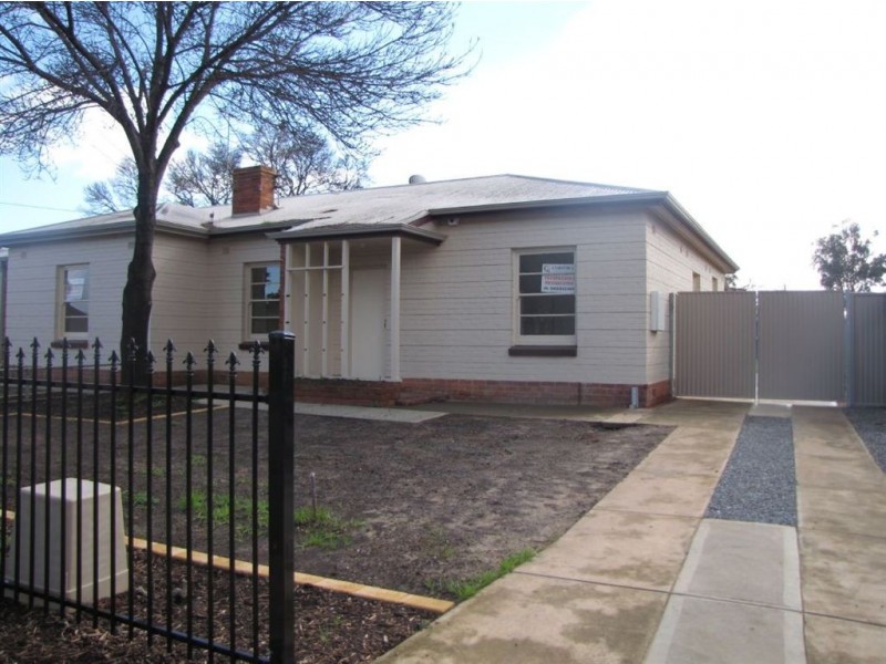 18 Fourth Avenue,, Woodville Gardens SA 5012